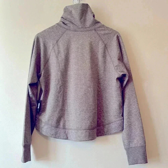 Eddie Bauer Women's Train Ascent Scrunch Neck Sweatshirt - Picture 2 of 9